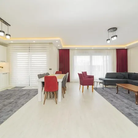 Villa With Pool Garden And Terrace In Antalya